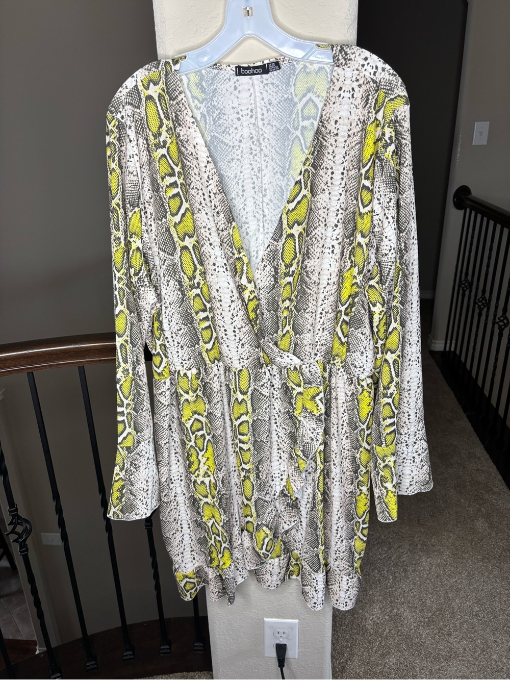 boohoo plus Neon Yellow & Gray Snake Print Wrap Dress Size 24 Club Animal Party